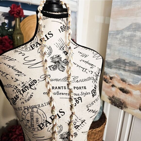 New Handmade Beaded Lei Natural Seashell Necklace. - Picture 12 of 13